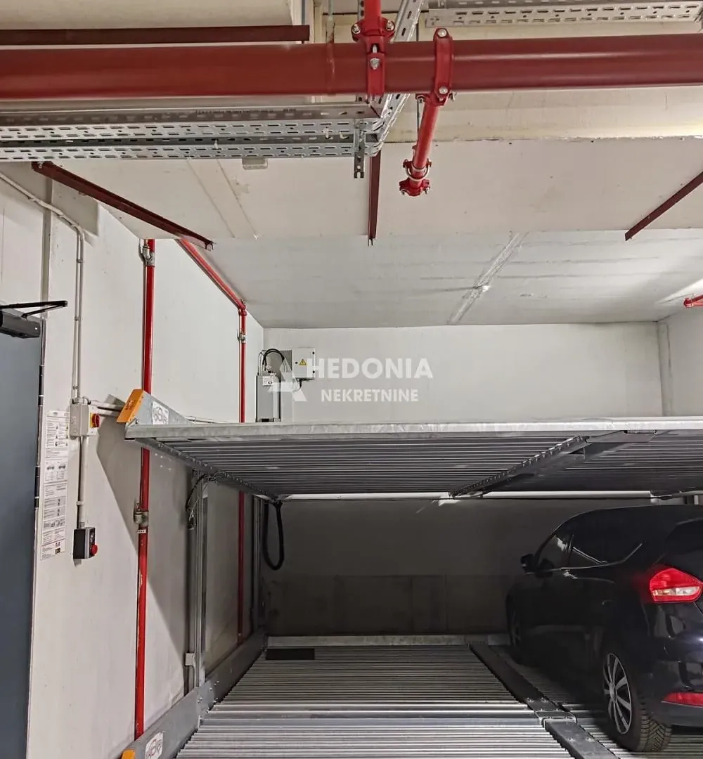 Prodaja, parking/garaža, 12m², Zemun Sve Podlokacije, Beograd