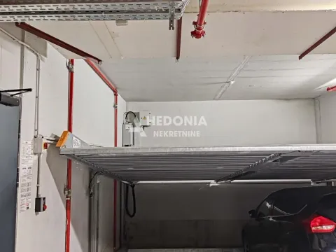 Prodaja, parking/garaža, 12m², Zemun Sve Podlokacije, Beograd - image 1