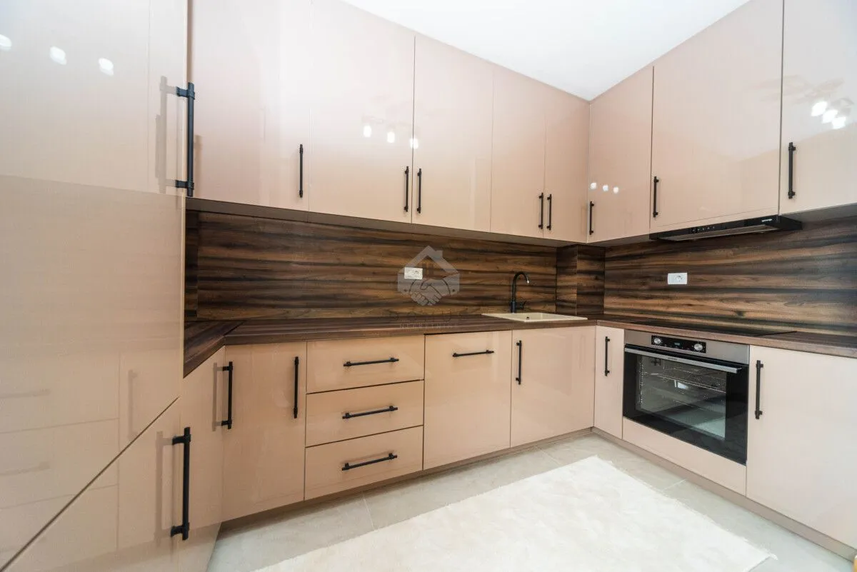 Izdavanje, dvosoban stan, 71m², New City, Podgorica