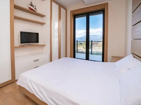 Rent, house, 300m², Dub, Kotor - image 8