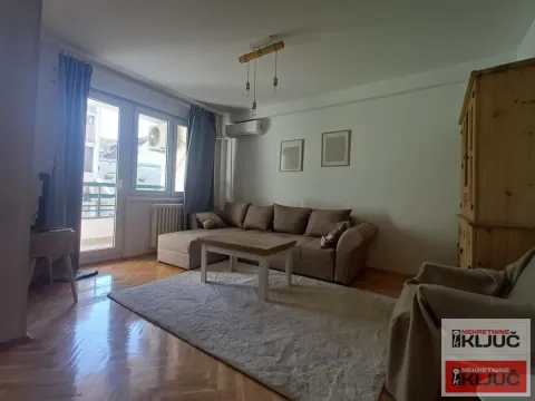 Izdavanje, dvosoban stan, 41m², Bulevar Oslobodjenja, Novi Sad Sve Podlokacije - image 2