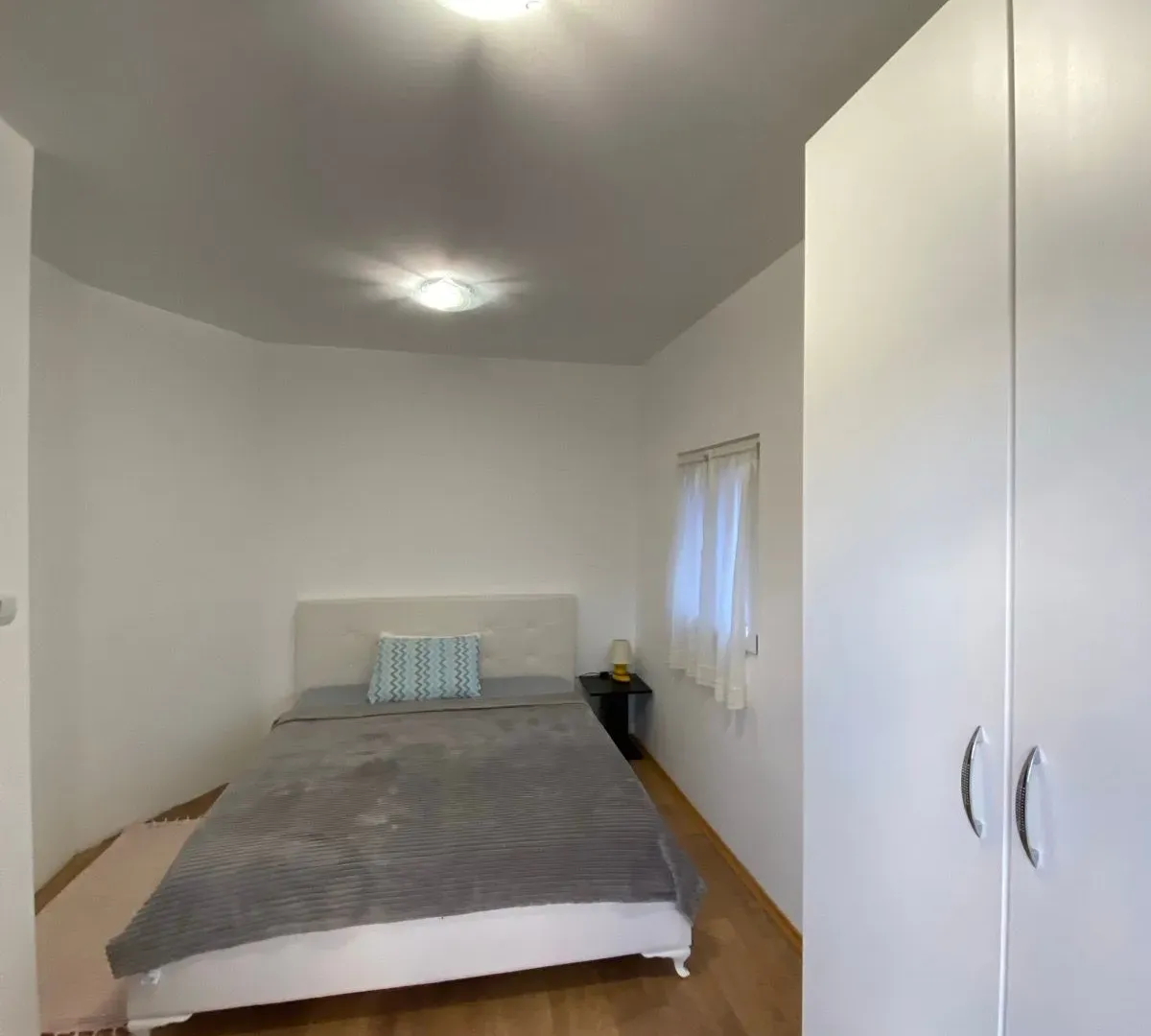 Izdavanje, jednosoban stan, 50m², Pobrežje, Podgorica