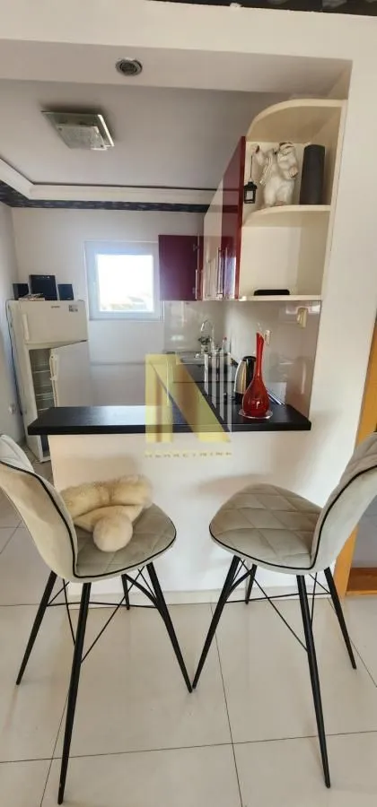 Izdavanje, trosoban stan, 60m², Petrovaradin, Novi Sad