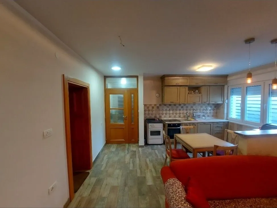 Prodaja, jednosoban stan, 56m², Centar, Nikšić
