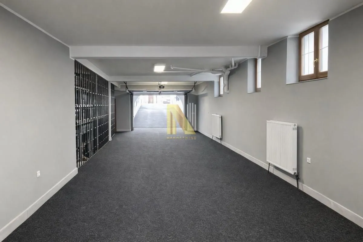 Prodaja, kuća, 345m², Salajka, Novi Sad Sve Podlokacije