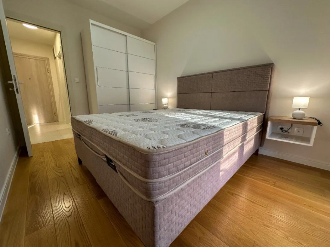 Prodaja, jednosoban stan, 49m², Central Point, Podgorica