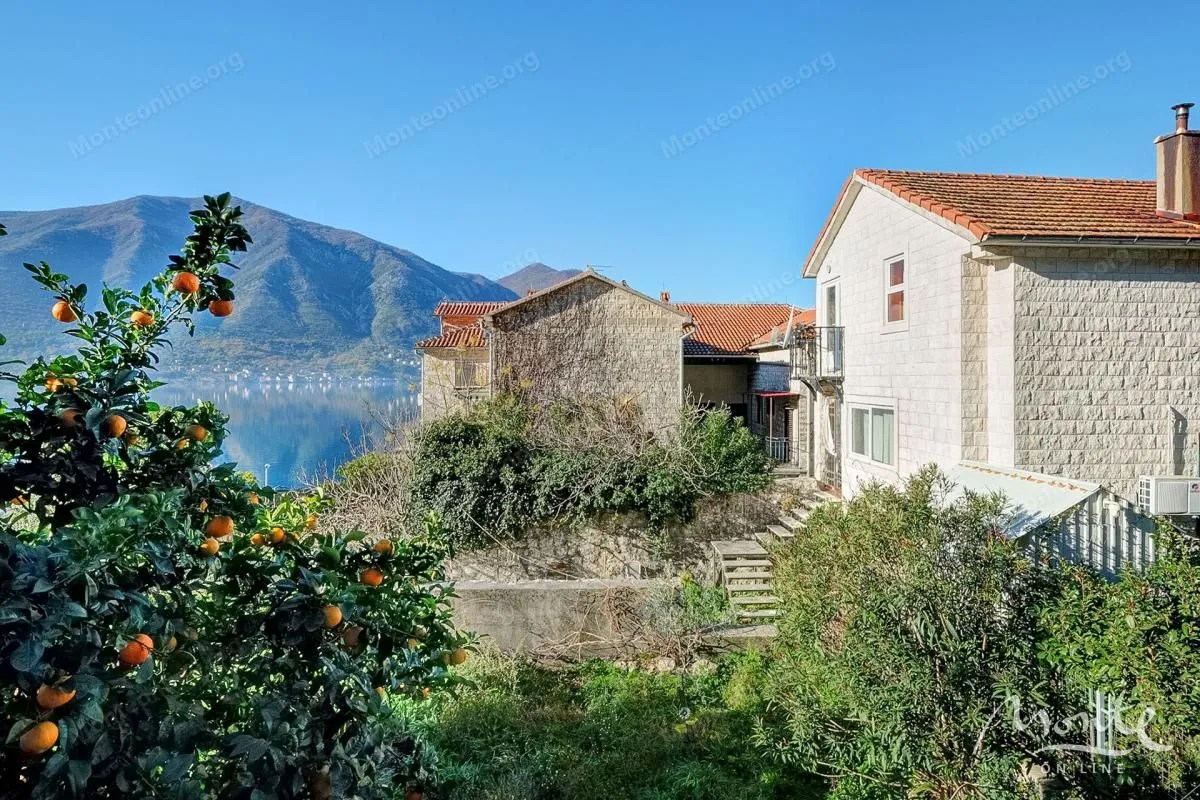 Prodaja, kuća, 219m², Dobrota, Kotor