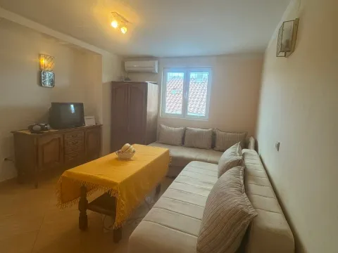 Prodaja, trosoban stan, 83m², Petrovac, Budva - image 4
