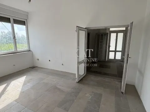 Izdavanje, poslovni prostor, 830m², Pančevo, Srbija - image 7