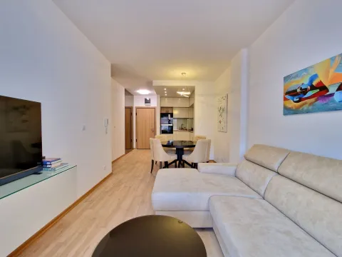 Rent, one bedroom apartment, 45m², Budva, Crna Gora - image 5