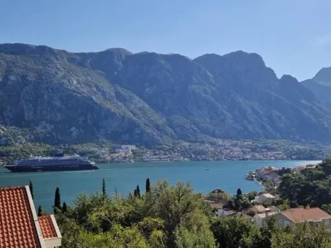 Prodaja, trosoban stan, 97m², Prčanj, Kotor - image 11