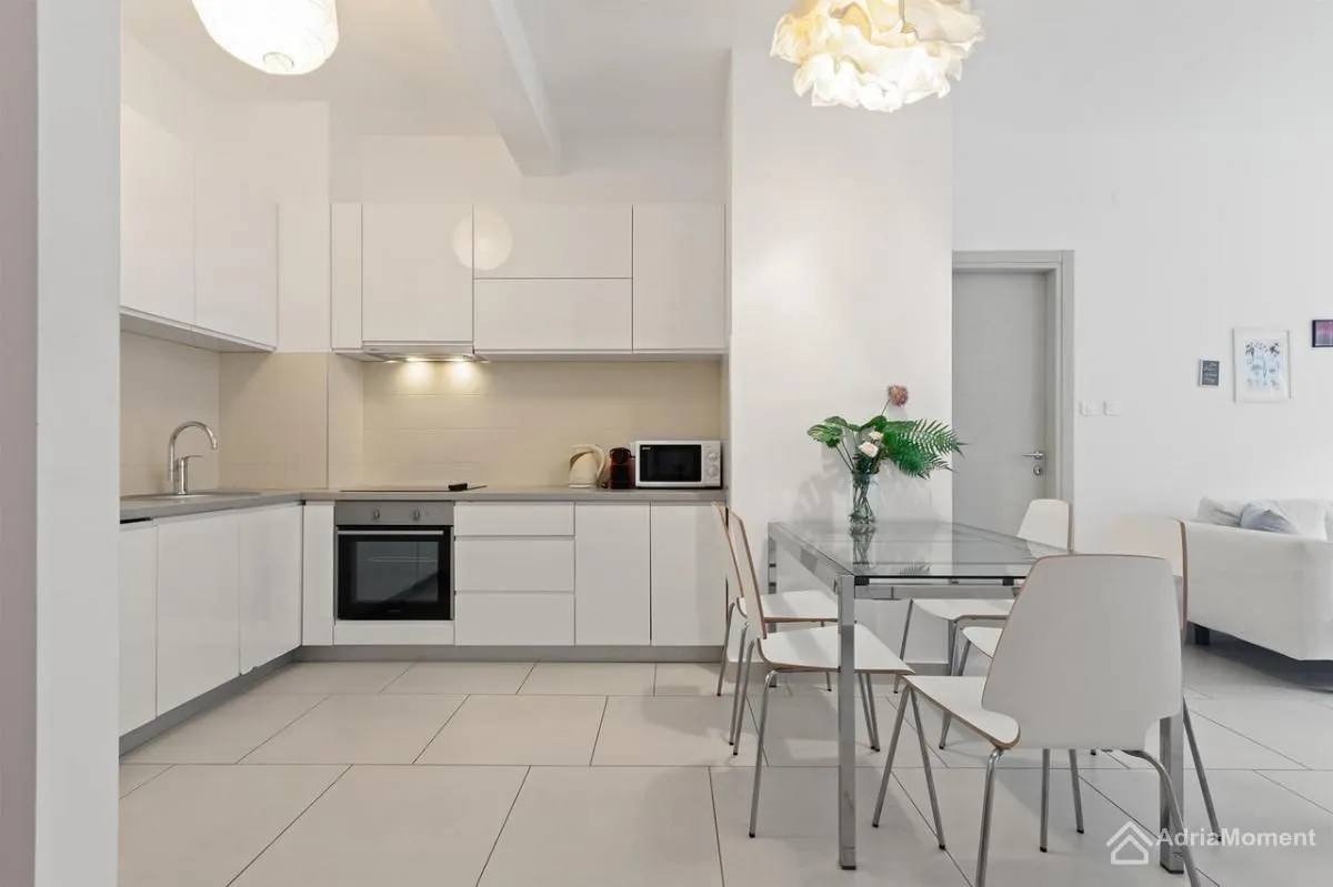 Prodaja, trosoban stan, 97m², Morinj, Kotor