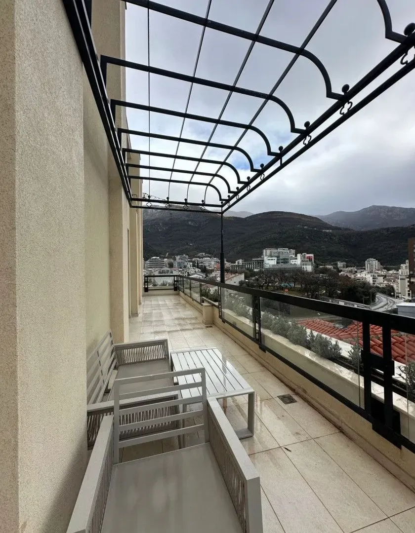Prodaja, trosoban stan, 113m², Bečići, Budva