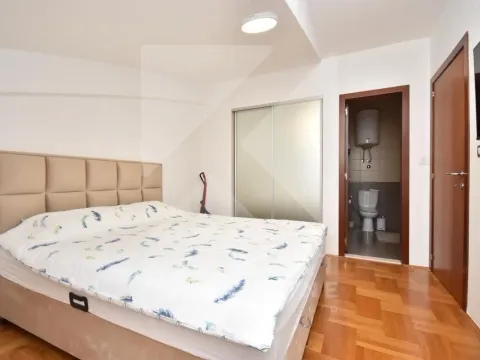 Izdavanje, dvosoban stan, 71m², Stari Aerodrom, Podgorica - image 7