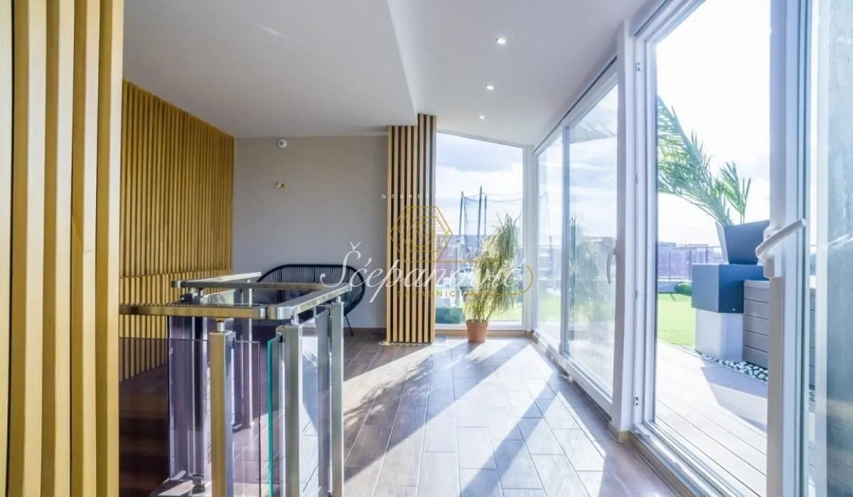 Sale, four bedroom apartment, 113m², Bulevar patrijarha Pavla, Novi Sad Sve Podlokacije