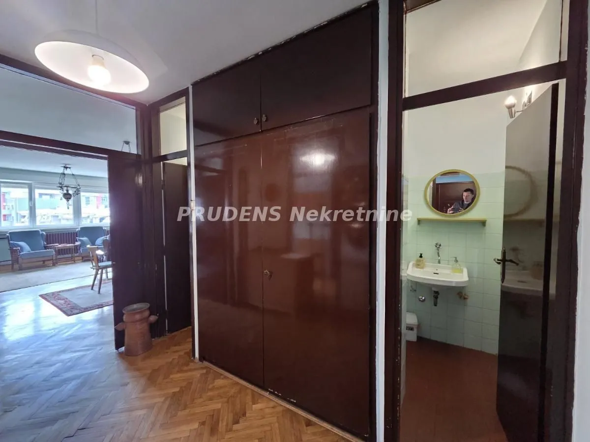 Sale, four bedroom apartment, 114m², Centar Sve Podlokacije, Beograd