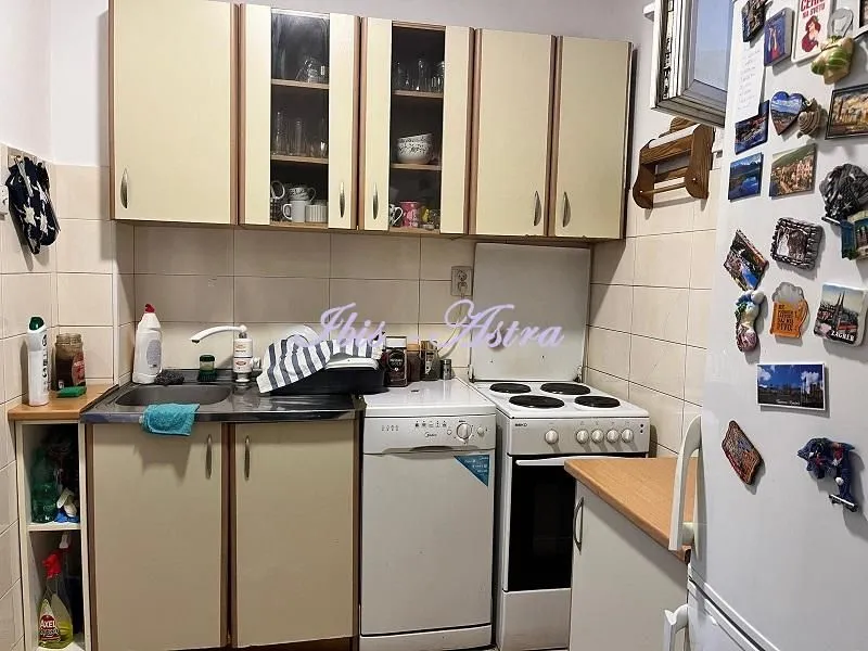 Izdavanje, trosoban stan, 70m², Đeram Pijaca, Beograd