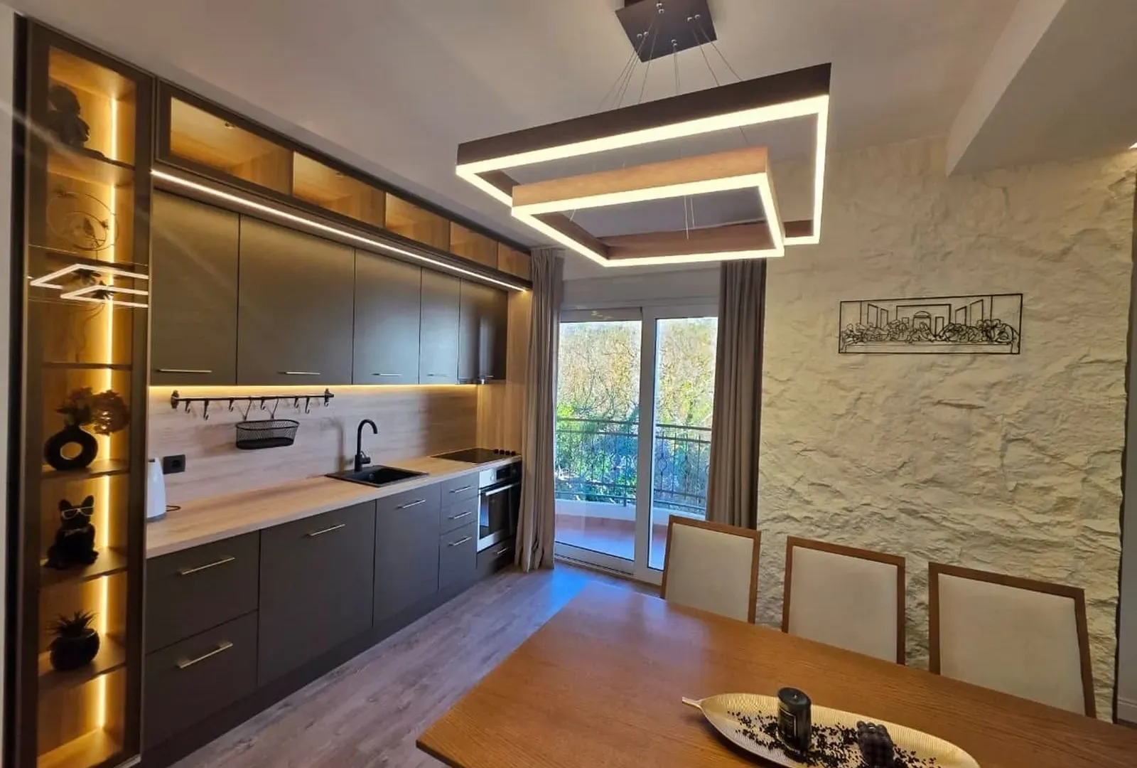 Sale, four bedroom apartment, 107m², Bečići, Budva