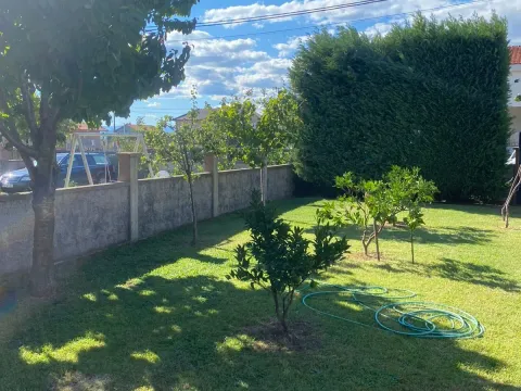 Rent, house, 250m², Karaburško Polje, Podgorica - image 18