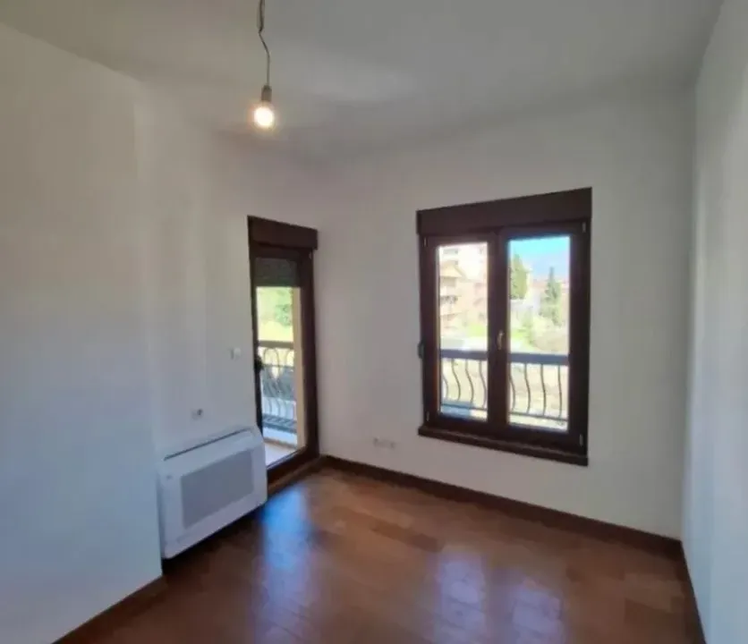Prodaja, dvosoban stan, 69m², Momišići, Podgorica