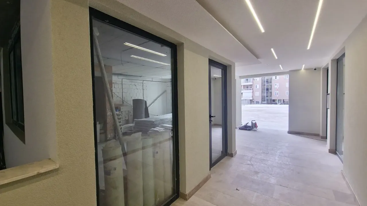 Prodaja, poslovni prostor, 32m², Budva, Crna Gora