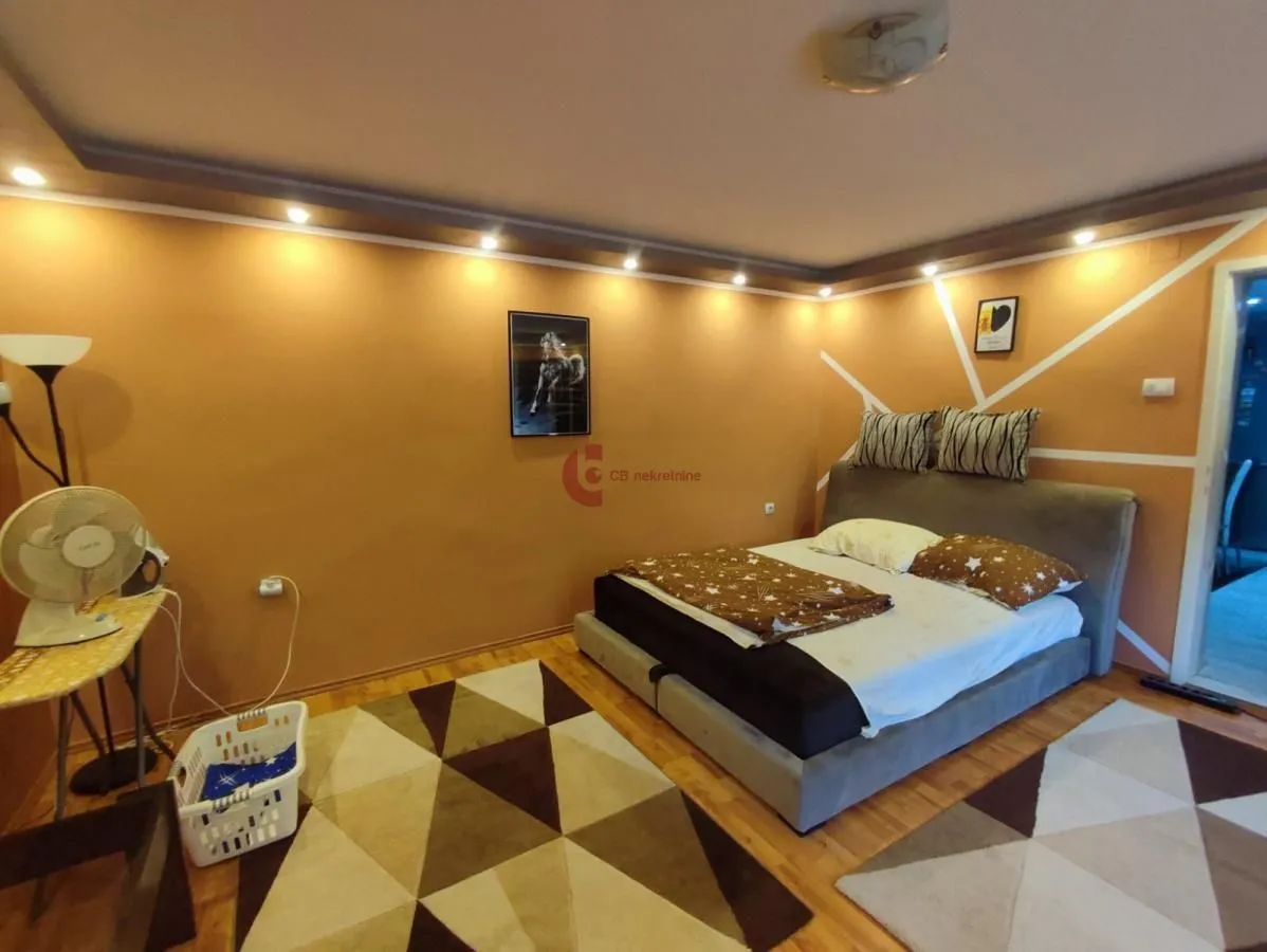 Prodaja, kuća, 250m², Novo Selo, Subotica