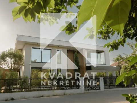 Izdavanje, kuća, 262m², Gornja Gorica, Podgorica - image 6