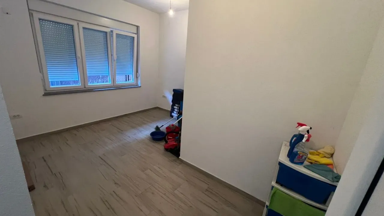 Izdavanje, poslovni prostor, 16m², Centar, Bijelo Polje