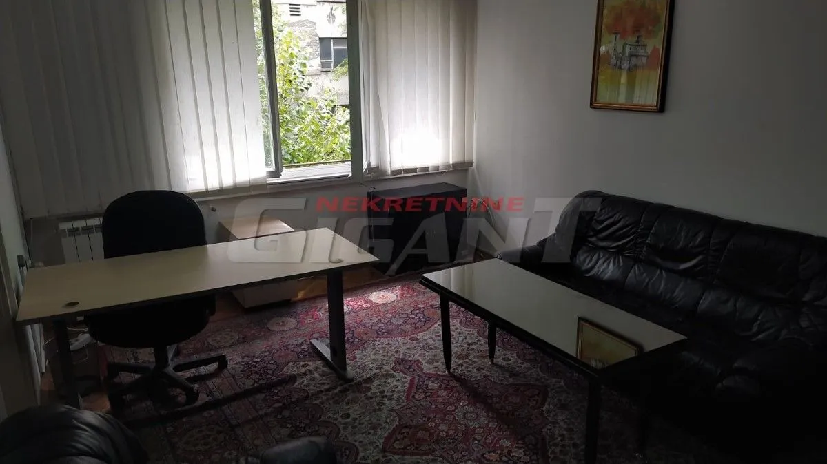 Izdavanje, poslovni prostor, 78m², Savski Venac, Beograd