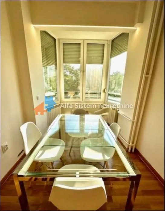 Izdavanje, trosoban stan, 80m², Stari Grad, Beograd
