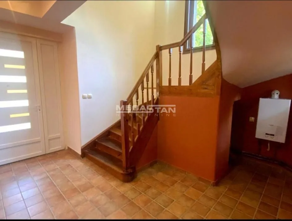 Sale, house, 161m², Bogoslovija, Palilula Sve Podlokacije