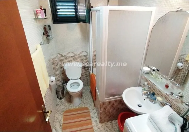 Sale, two bedroom apartment, 95m², Sveti Stefan, Budva