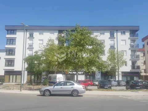 Izdavanje, dvosoban stan, 55m², Blok 6, Podgorica - image 12