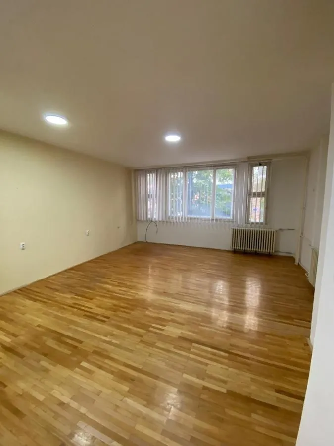 Rent, office space, 60m², Čukarica, Beograd