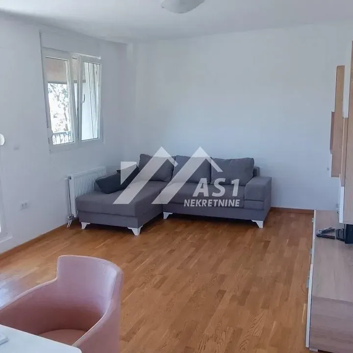 Izdavanje, trosoban stan, 64m², Detelinara, Novi Sad Sve Podlokacije