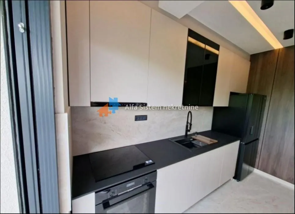Izdavanje, trosoban stan, 82m², Zeleno Brdo, Zvezdara Sve Podlokacije