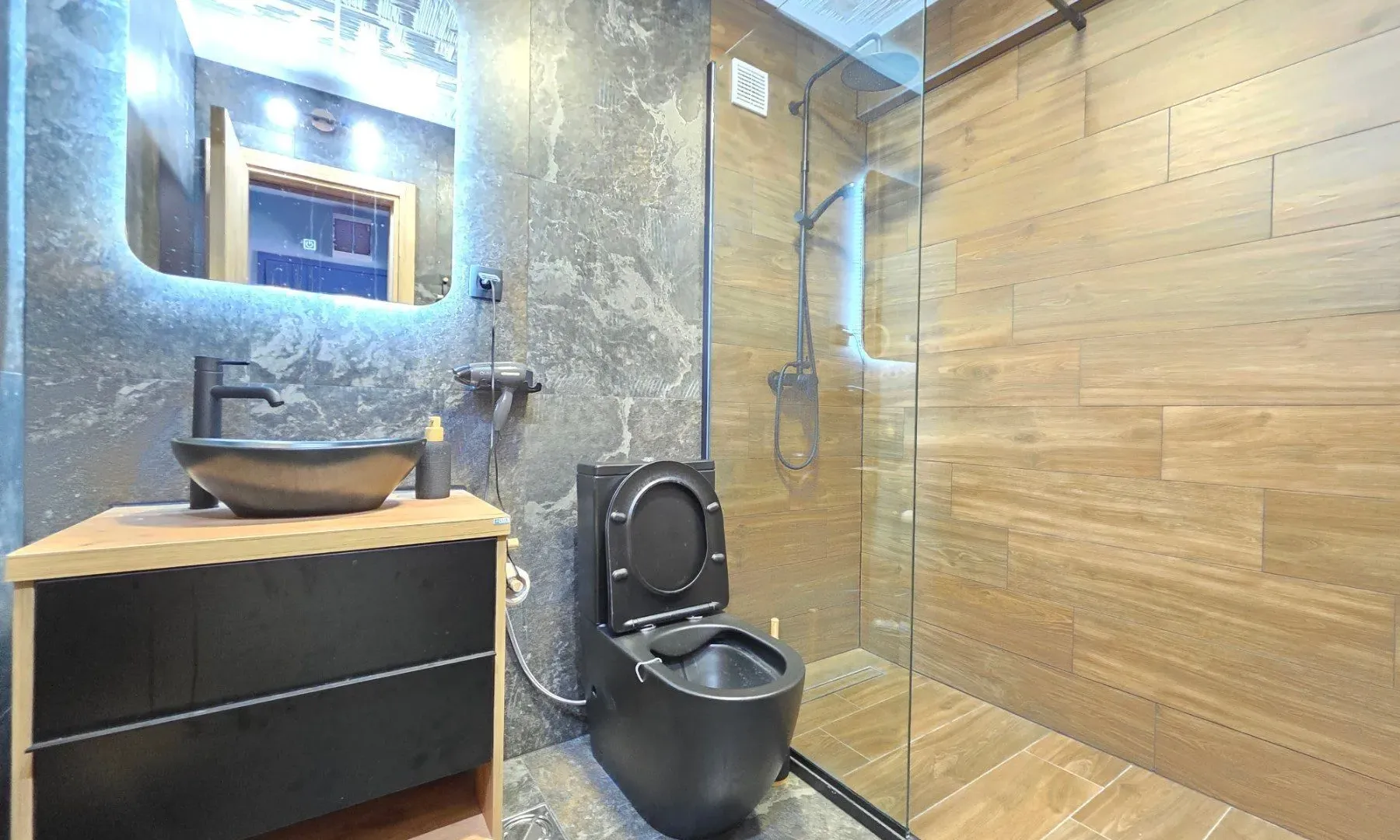 Prodaja, trosoban stan, 115m², Prčanj, Kotor