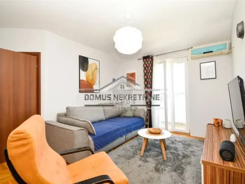 Izdavanje, jednosoban stan, 42m², City Kvart, Podgorica - image 1