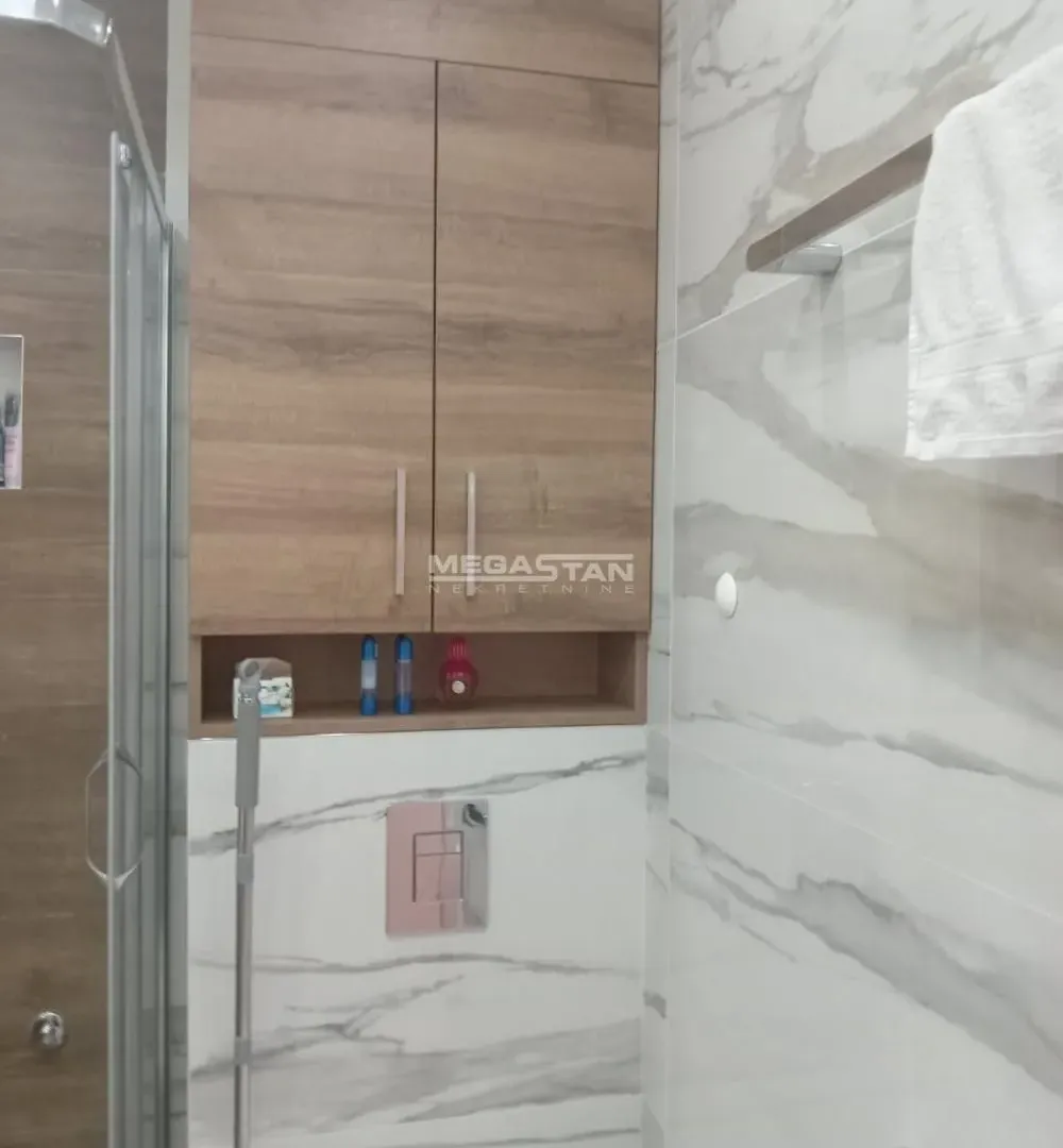 Izdavanje, trosoban stan, 65m², Višnjička Banja, Palilula Sve Podlokacije