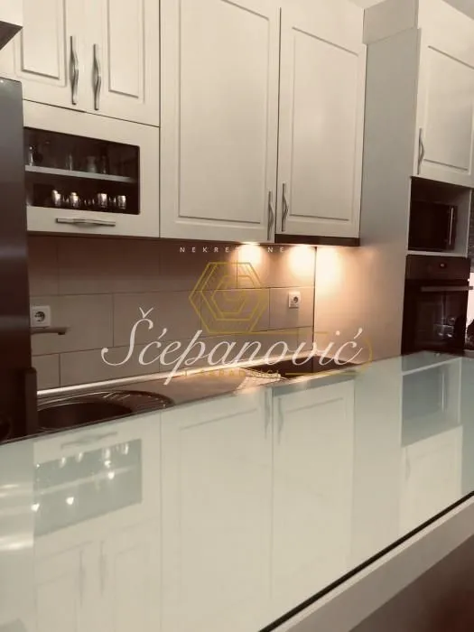 Rent, three bedroom apartment, 91m², Socijalno, Novi Sad Sve Podlokacije