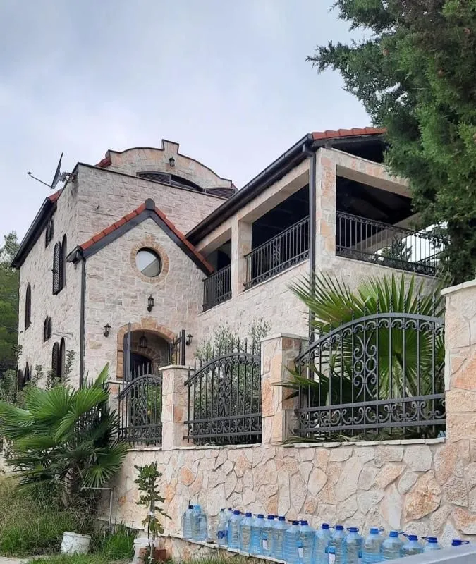 Sale, house, 183m², Zagrad, Berane