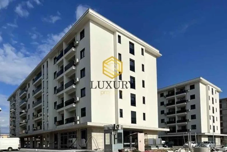 Izdavanje, poslovni prostor, 47m², City Kvart, Podgorica