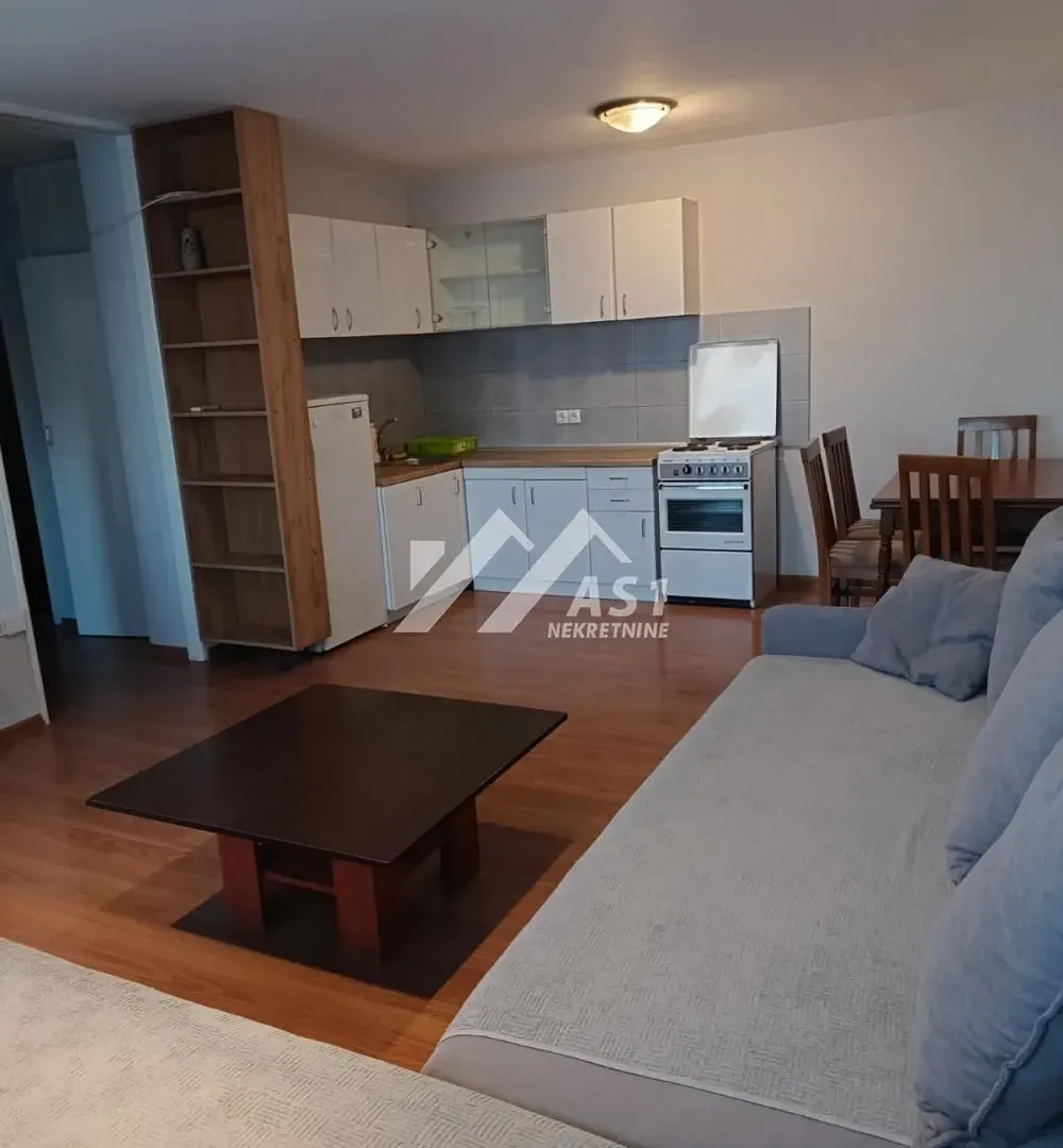 Izdavanje, trosoban stan, 55m², Liman 2, Novi Sad Sve Podlokacije