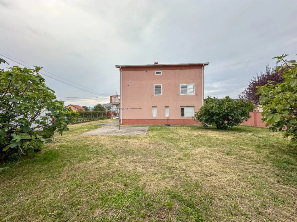 Sale, house, 250m², Dalmatinska ulica, Podgorica