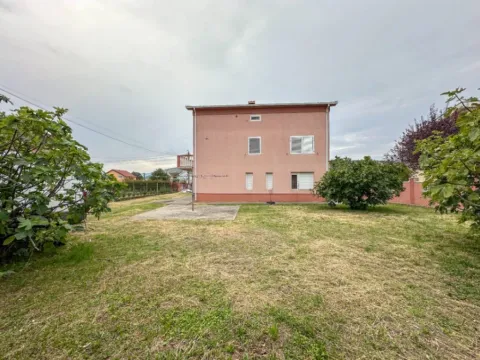 Prodaja, kuća, 250m², Dalmatinska ulica, Podgorica - image 6