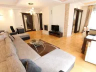 Izdavanje, stan, 200m², Senjak, Beograd - image 3