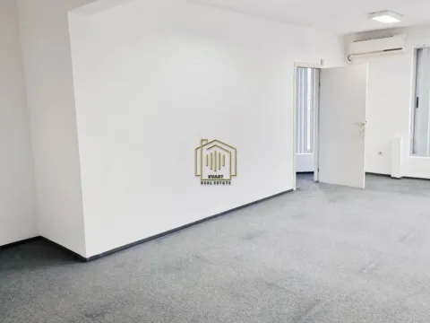 Izdavanje, poslovni prostor, 129m², Podgorica, Crna Gora