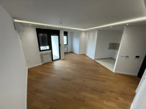 Prodaja, trosoban stan, 70m², Grbavica, Novi Sad Sve Podlokacije