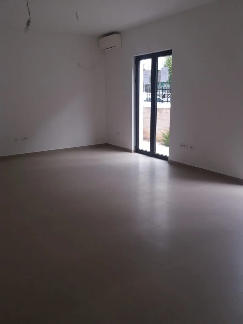 Rent, office space, 80m², Dobrota, Kotor