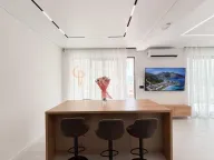 Izdavanje, kuća, 330m², Centar, Tivat - image 5